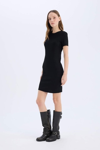 DeFacto Coool Bodycon Vücudu Saran Bisiklet Yaka Fitilli Kaşkorse Kısa Kollu Mini Elbise E7231AX25SPBK81