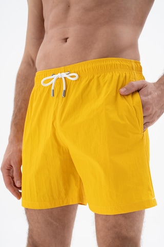 Arma Erkek Regular Fit Basic Mayo Deniz Şortu Y25525277901 Sarı