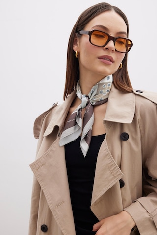 Manuka Desenli Saten Boyun Fuları Antıque Bej - Kahverengi