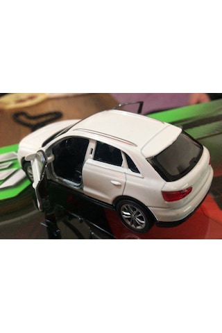 Oyuncak Model Metal Araba 1/36 Çek Bırak Beyaz Audi Q3 Jeep
