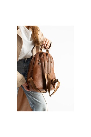 Vegan Deri Kadın Sırt Çantası 35 25 Cm Yağmur İtici Kumaş Mega Bag Günlük Kullanıma Uygun Taba