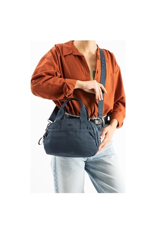 Yumuşak Dokulu Ultra Hafif, Esnek Ve Su Geçirmez Polyamid Kumaş Omuz Ve Kol Çantası Lacivert Model: 571-13-14h Lacivert