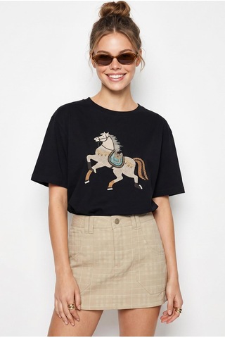 Shade Kadın Figürlü Nakış Ve Boncuk Detaylı Oversize T-shirt 2222 60286121 - Siyah