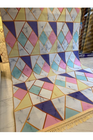 Dekoratif Yıkanabilir Halı Yeni Nesil Kaymaz Taban Salon Halısı Modern Pembe Geometrik Desenli Pembe