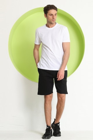 Erkek Fermuar Detaylı Şort Siyah