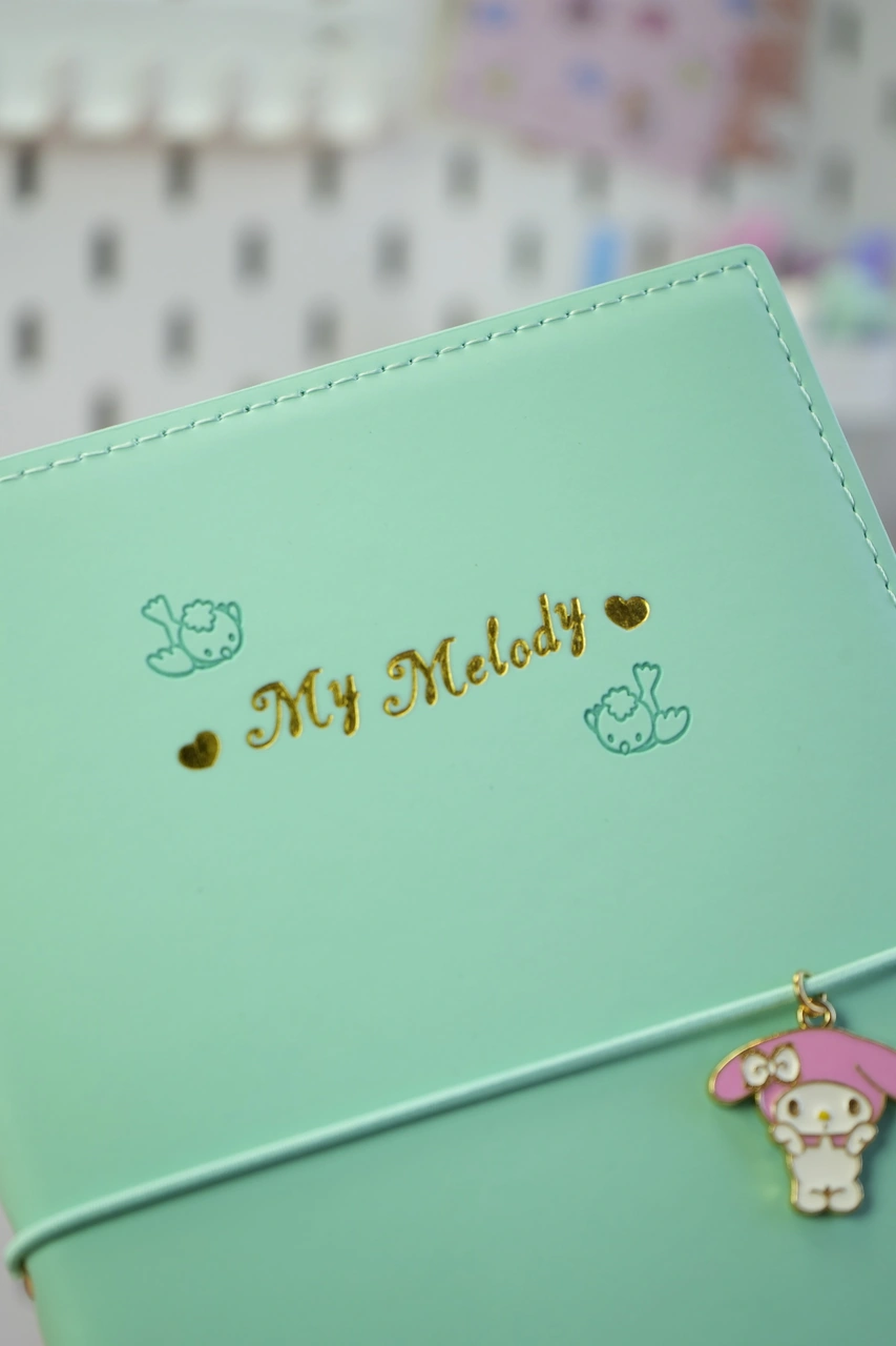 My Melody Vegan Deri Günlük 13x18 Cm Çizgili Defter Lastikli Charm Süs Detaylı 2120