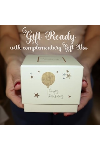 Charm Lab Candle Doğum Günü Hediyesi, Ahşap Ve Baharatlı Sandal Ağacı Kokulu, Doğal Bio Balmum, 135 Gr Kokulu Mum, 40 Saat Yanma Süresi, Kadın, Erkek, Anne, Baba, Arkadaş İçin Şık Hediye 50 x 22