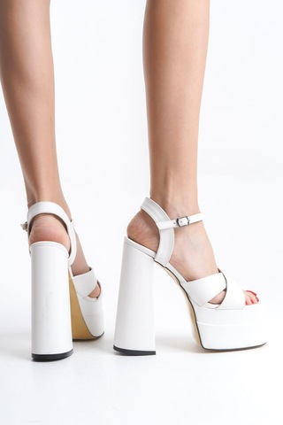 Preshley Kadın Elina Beyaz Cilt Çapraz Bantlı 15 Cm Platform Topuklu Ayakkabı Beyaz