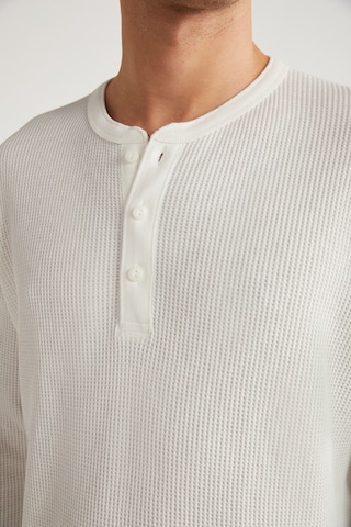 Grımelange Patrıck Erkek Triko Waffle Özel Dokulu Kalın Premium Kumaşlı Düğme Detaylı Beyaz T-shirt