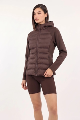 CEMO Kapüşonlu Softshell Kollu Şişme Kadın Mont Kahverengi