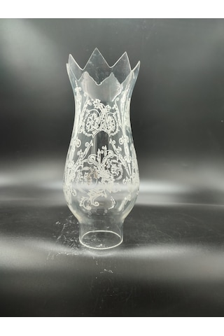 Avize Lamba Camı.beyaz Motifli,ağız Kısmı Kesmeli Alt Yuva Çapı:5.50 Cm-h:21.50 Cm E.14 Ve E.27 Mum Ampul Ve Normal Ampule Uygundur. 1