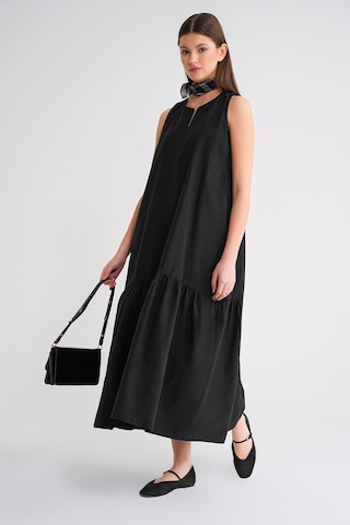 4695 Kadın Eteği Pileli Fermuar Detaylı Uzun Paraşüt Elbise Siyah Siyah