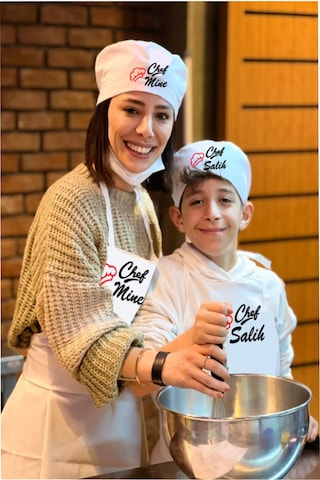 Chef Tasarımlı Askılı Önlük Ve Şapka Baskı Soru Kısmından Beyaz