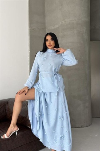 Neşeli Butik Kadın Bebe Mavi Keten Kumaş Çiçek Aplikeli Hakim Yaka Etekli Takım Nbms2629 Bebe Mavisi