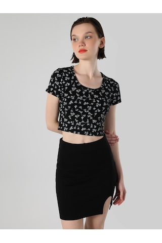 Colins Slim Fit Yuvarlak Yaka Çiçekli Kadın Lacivert Kısa Kol Tişört Cl1063448 Q1.v2 Nav Lacivert