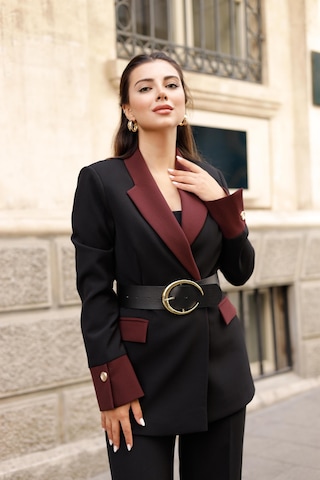 Gold Kemerli Garnili Kruvaze Takım Siyah Siyah