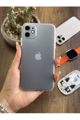 Apple iPhone 11 Uyumlu Süper İnce Mat Ultra Thin Silikon Kılıf Buzlu Siyah