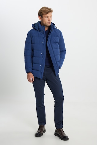 AC&Co / Altınyıldız Classics Erkek Mavı Standart Fit Normal Kesim Çıkma Kapüşon Yaka Yan Cepli Mont Mavı Mavi