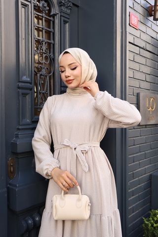 Kadın Kahve Küçük Kareli Kat Kat Kuşaklı Uzun Gofre Kumaş Tesettür Elbise 0220 Kahve