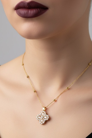 Altın Renk Beyaz Taş Van Cleff Yonca Damla Taşlı Model Top Zincir Çelik Kolye- 3717 Çok Renkli