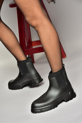 Fox Shoes T858685409 Siyah Kalın Tabanlı Yağmur Botu Siyah-Suni Deri Siyah