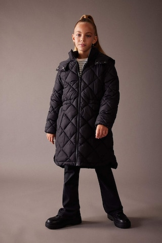 Defacto Kız Çocuk Su İtici Kapüşonlu Kapitoneli Uzun Kaban A0890A823AUBK27 Siyah