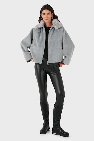 Lela Bayan Mont 6839660 Gri Gri