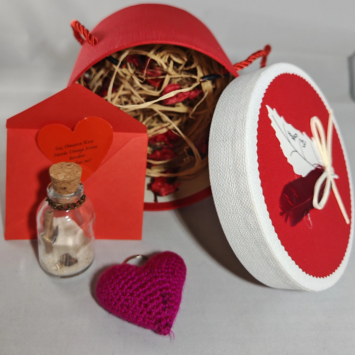 Aşk Notuyla Duygularınızı Anlatan El Yapımı Romantik Hediye Kutusu