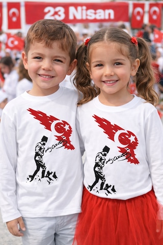 Herşeynota Atatürk Silüet Ve Ay Yıldız Desenli Uzun Kollu Beyaz Çocuk Tişört 23 Nisan Okul Gösterisi 3-14 Yaş