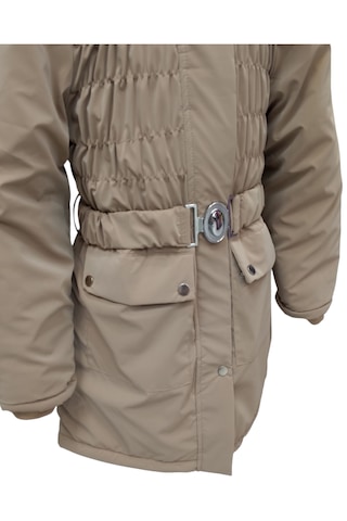 Kız Çocuk Önü Gipeli Kemerli Kapüşonlu Fermuar Çıtçıt Kapama Peluş Astarlı Açık Kahve Midi Boy Mont Açık Kahverengi