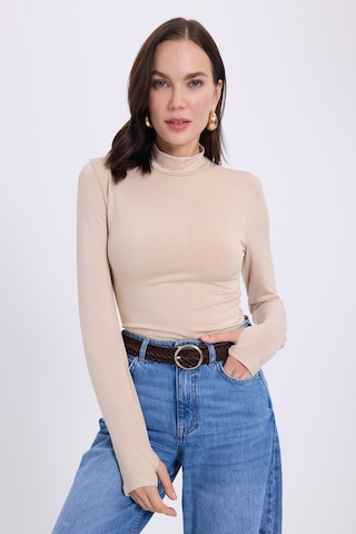 Tudors Kadın Regular Fit Klasik Kesim Viskon Kumaş Balıkçı Yaka Bej Bluz -34621