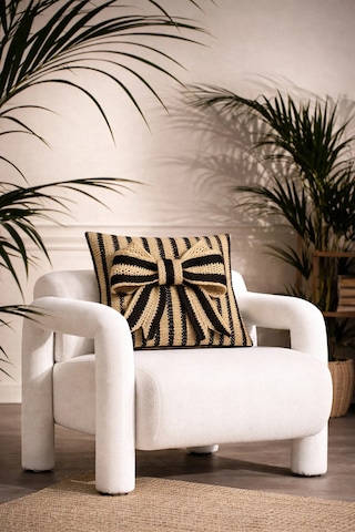 3d Krem-siyah Fiyonk Detaylı Çizgili Dekoratif Kırlent Kılıfı 45x45 Cm