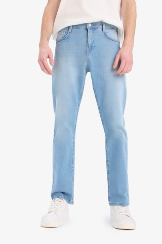 DeFacto Sergio Regular Fit Normal Kalıp Normal Bel Boru Paça Jean Pantolon E2734AX25SPNM39
