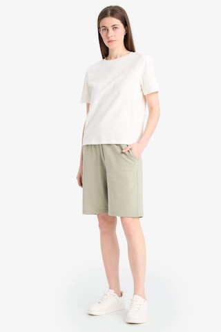 DeFacto Regular Fit Normal Bel Düz Paça Bermuda Şort N7439AZ25HSGN497 Yeşil