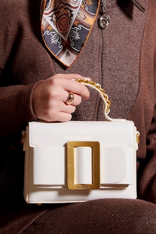 Beyaz Zincir İşlemeli El Çantası Beyaz