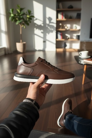 Enoch Erkek Sneaker - Kontrast Detaylı Yumuşak Deri Dokulu Şehir Ayakkabısı Ve Esnek Tabanlı Yürüyüş Ayakkabısı Taba