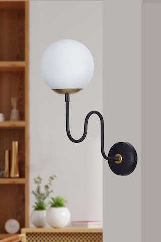 Luzarana Ferro Dikey Sarı-siyah Metal Gövde Beyaz Camlı Tasarım Aplik