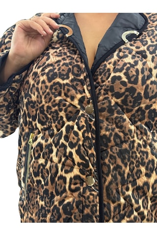 Büyük Beden Kadife Leopar Desenli Düğmeli Kapitone Cepli Kısa Kadın Mont