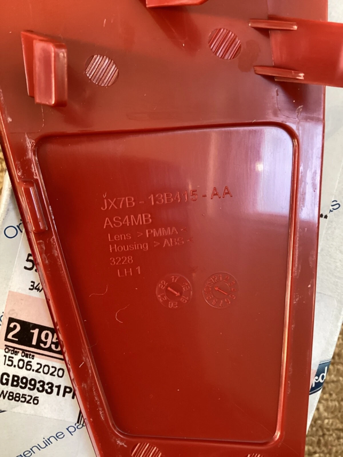 Ford Focus 4 Hatchback Arka Tampon Reflektörü Kedi Gözü Sol Taraf 2018 Ve Üzeri Ford Parts