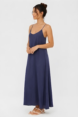 Lili Woman Kadın İnce Askılı Rahat Kalıp Tencel Uzun Elbise P.1717 Lacivert