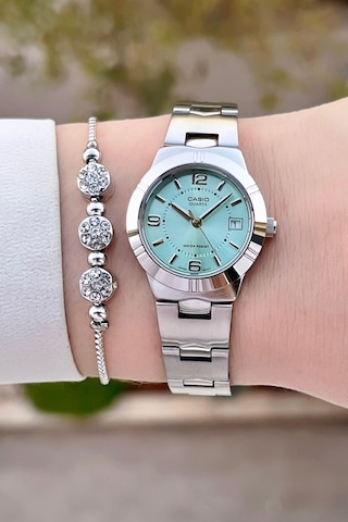 Casio Csıste135 Kadın Kol Saati