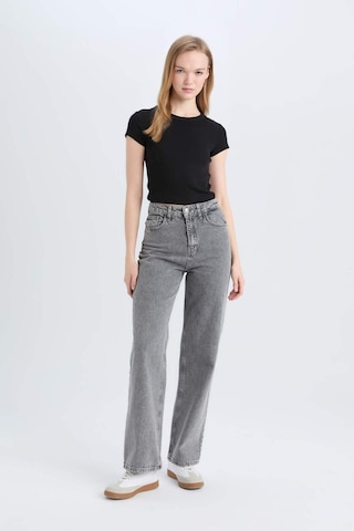 DeFacto Coool Fitted Basic Düz Fitilli Kaşkorse Kısa Kollu Siyah Tişört E0287AX25SMBK81
