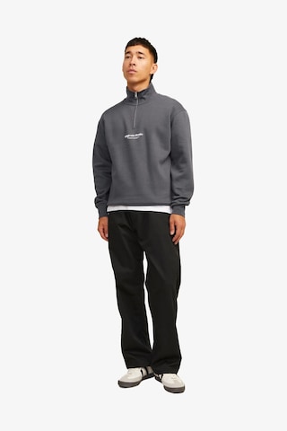 Jack & Jones Jorvesterbro Erkek Gri Sweatshirt 12241777-ırongate Gri
