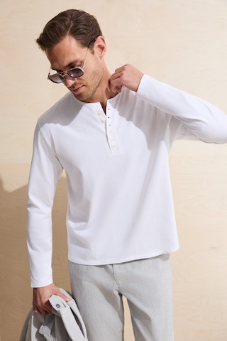 Grimelange Bohınj Erkek Yumuşak Ve Organik Pamuklu Hakim Yaka Düğmeli Uzun Kollu Beyaz T-shirt Beyaz