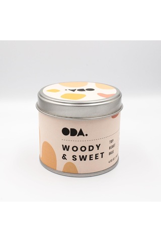 Woody & Sweet - Odunsu Ve Tatlı Kokulu Tasarım Dekoratif Desenli Soya Mumu I 140 Gr Renkli Siyah