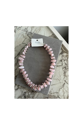 Kadın Pembe Doğal Taş Görünümlü Metal Detaylı Kolye Pembe