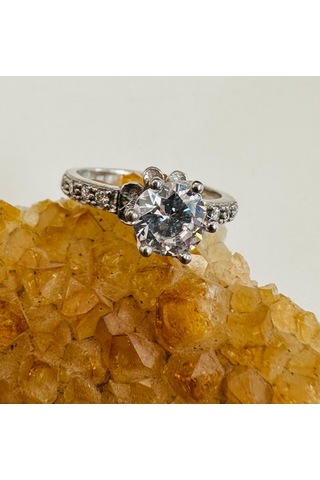 925 Ayar Çiçek Figürlü Tek Taş Zirkon Taşlı Gümüş Yüzük