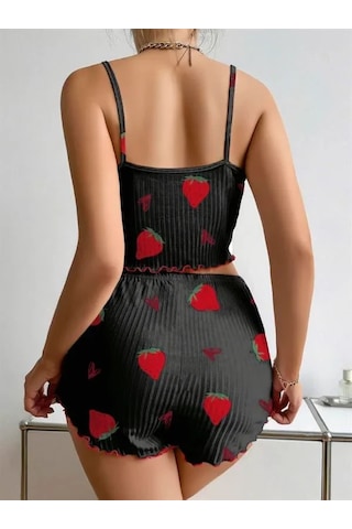 Emvera Kadın Pamuklu Siyah Üstüne Çilek Desen Fitilli Askılı Şortlu Pijama Takımı