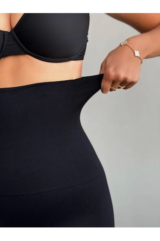 Mistirik Irina Model Tayt Sıkılaştıran Ve Toparlayıcı Şekillendirici Etkili Push Up Şort Siyah Renk SiYAH