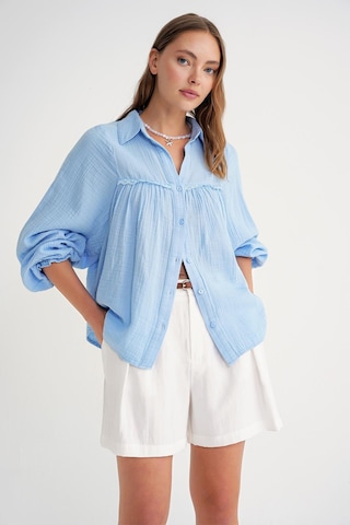 4677 Kadın Dantel Detaylı Müslin Gömlek Bebe Mavi Bebe Mavi